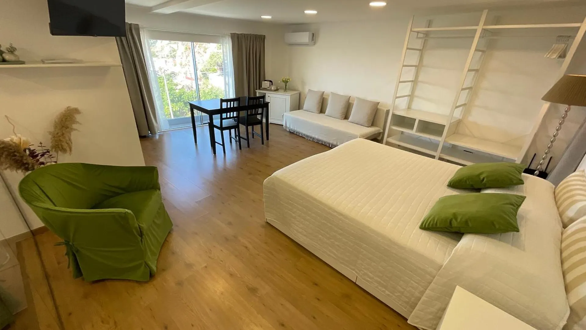 مبيت وإفطار تاورمينا Bellavista إيطاليا